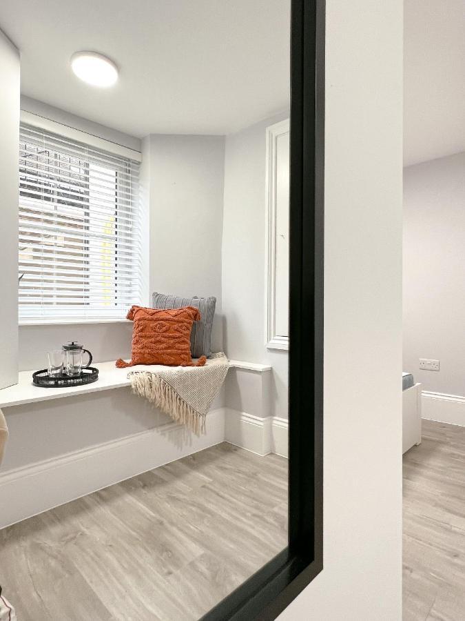 The Bohemian Basement Lägenhet Maidstone Exteriör bild