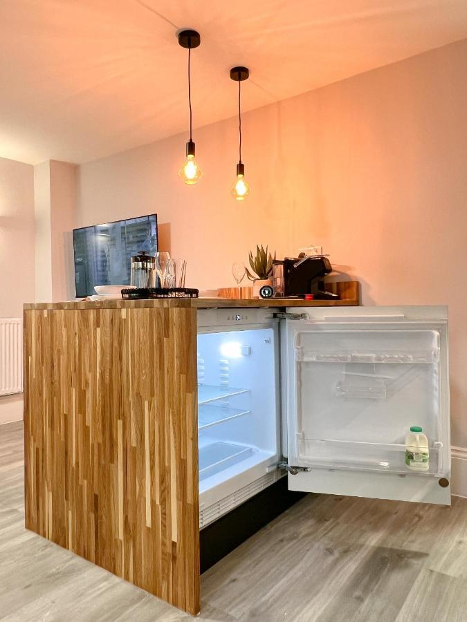 The Bohemian Basement Lägenhet Maidstone Exteriör bild